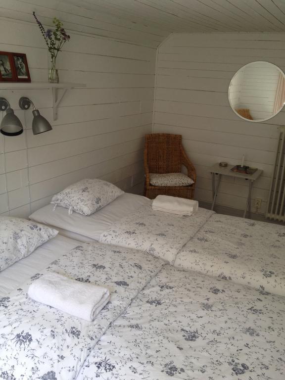 Saebyholms Gard Bed & Breakfast Лахолм Стая снимка